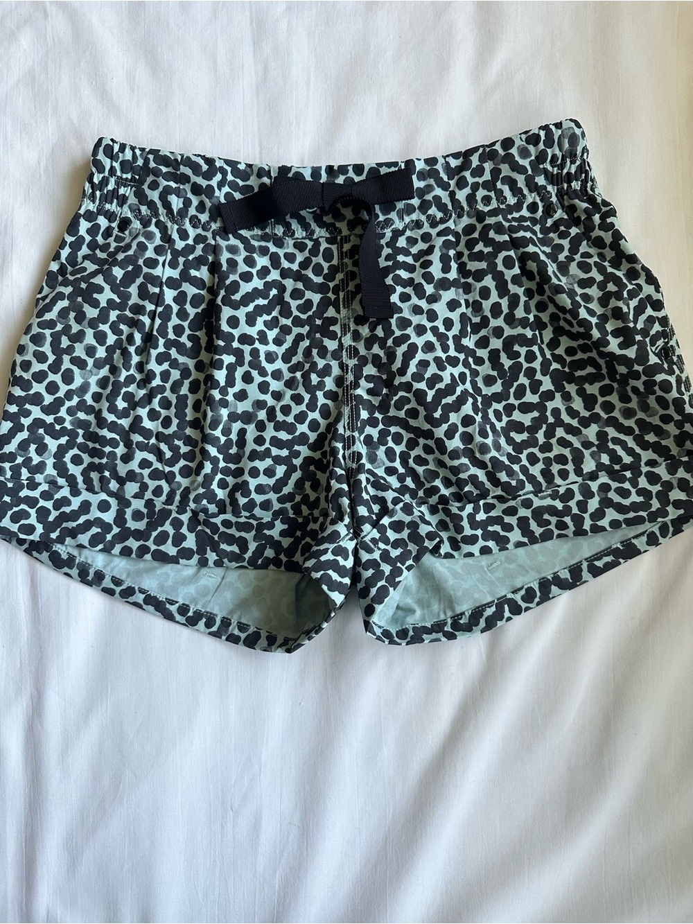 Lululemon Spring Break Away 3” Mint Green with Black Dot Print Drawstring Shorts - Picture 13 of 14